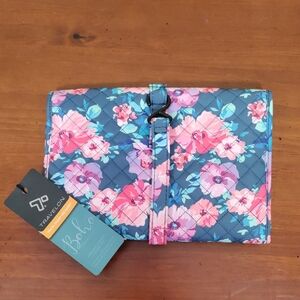 01400 Travelon Blossom Floral Quilted Trifold Toiletry Kit NWT